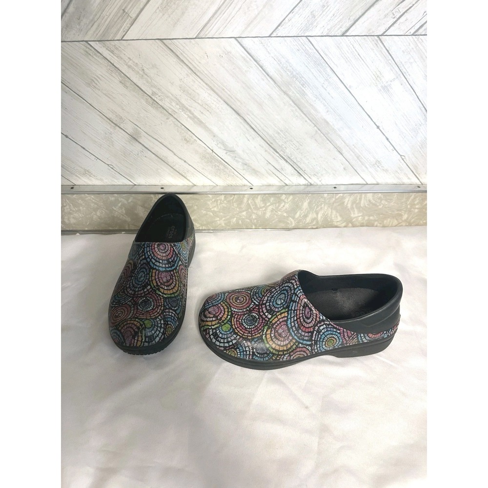 Crocs Neria Pro II Comfort W9 Multicolor Concentric Circles Graphic Swirl Black